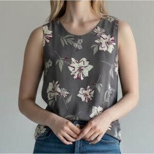 Banana Republic Women's Banana Republic Gray Floral Sleeveless Blouse